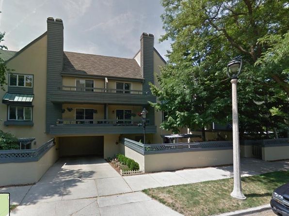 2555 N Lake Dr APT 9