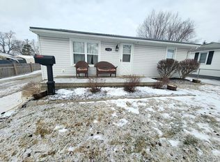 1132 E Paint St, Washington Court House, OH 43160