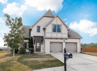 1004 Garnet Dr, Calera, AL 35040