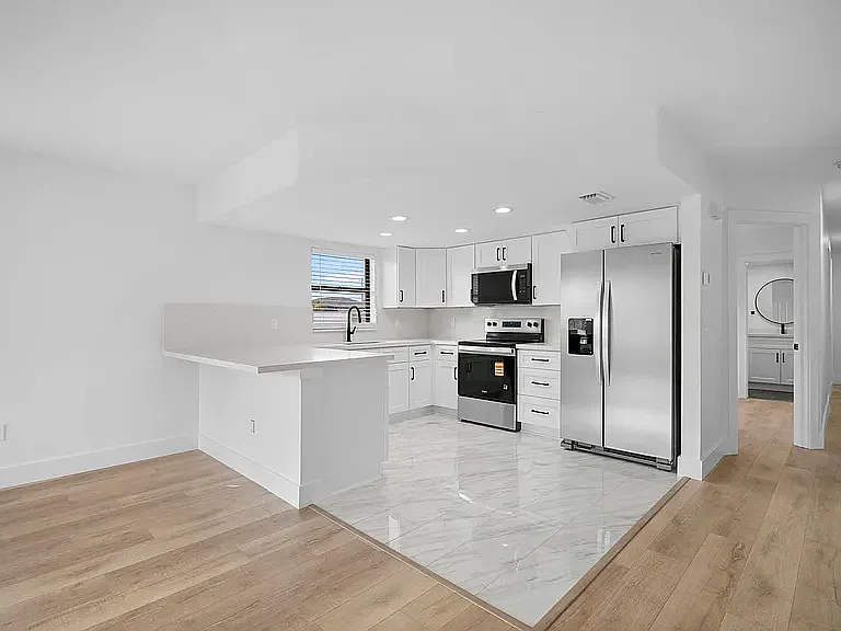 3 bed, 1206 sqft, $1,625 — Photo 3