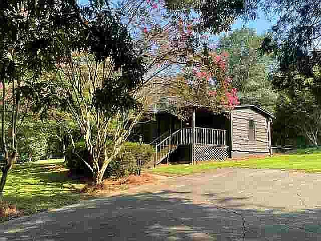 1st image of 821 Inman Rd