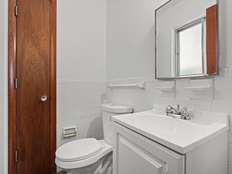 6138 Emerald Ave — Photo 10