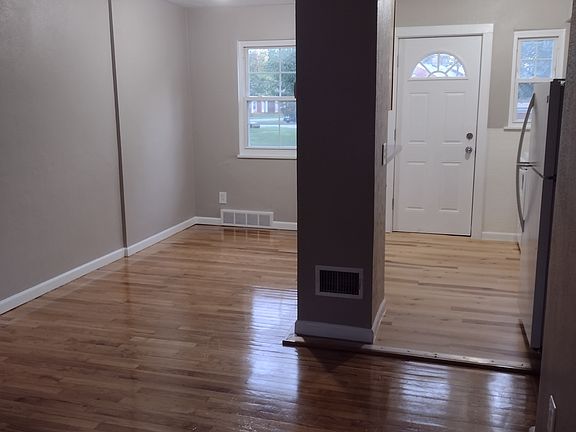 3rd image of 490 Kenwood Dr APT H