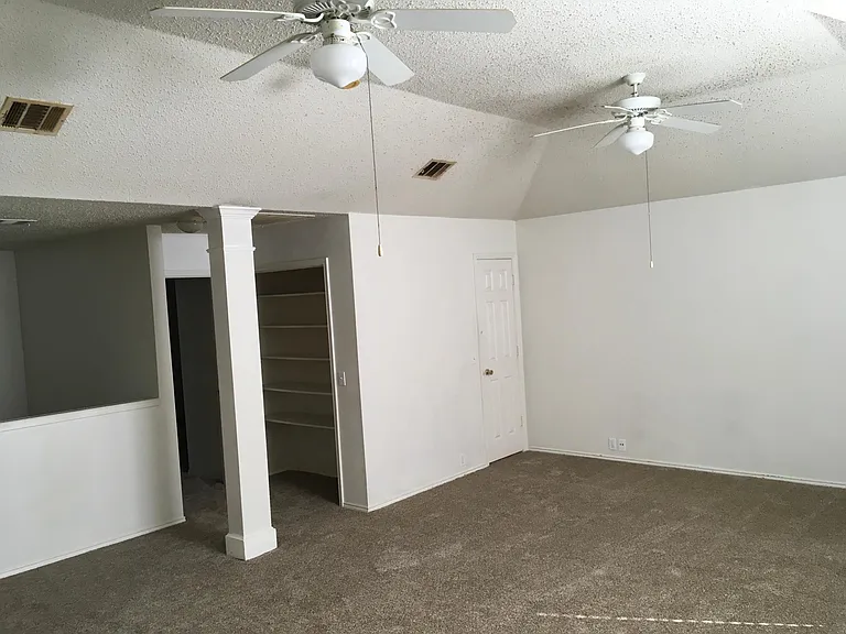 8408 Orleans Ln — Photo 2