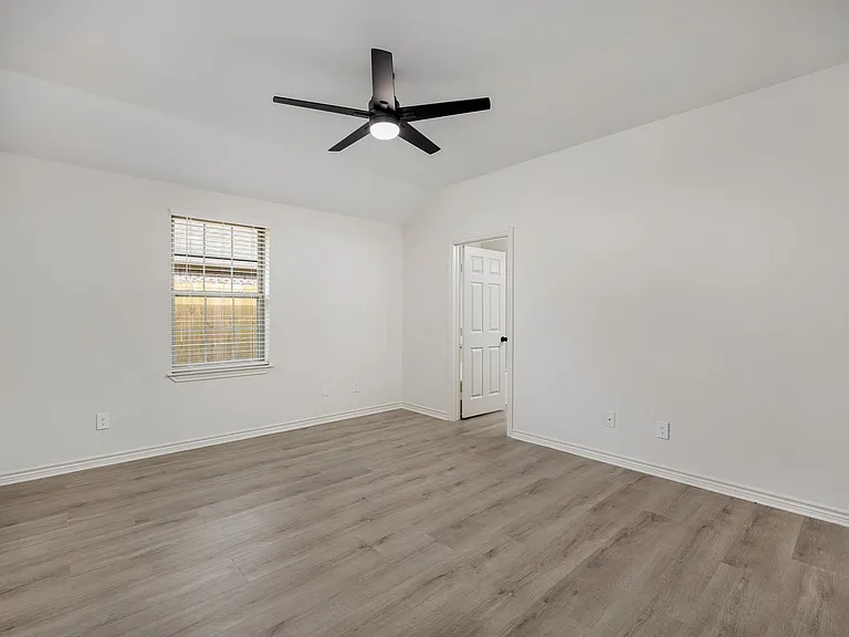 6806 County Road 1215 — Photo 12