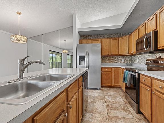 5th image of 18 Talavera Ct #18