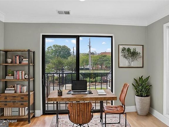 2nd image of 2657 Lenox Rd #3