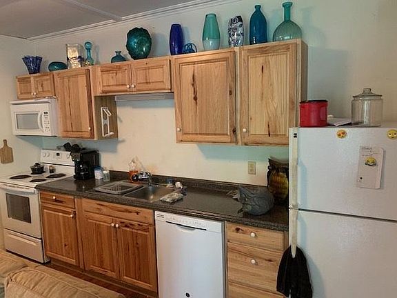 2nd image of 61 East Ave #1