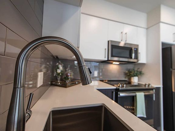 4th image of 75 102nd Ave NE #200