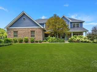 5N450 Ancient Oak Ln, St Charles, IL 60175