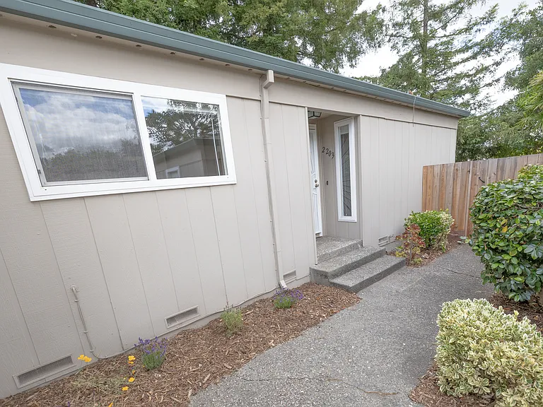 2203 Mesquite Dr — Photo 12