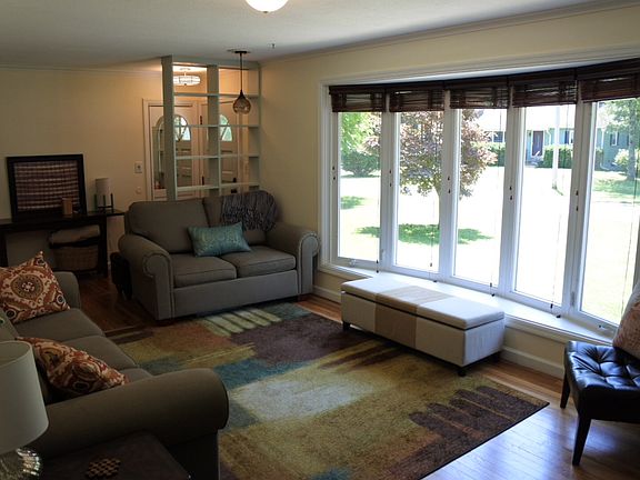 5th image of 10 Brookwood Dr