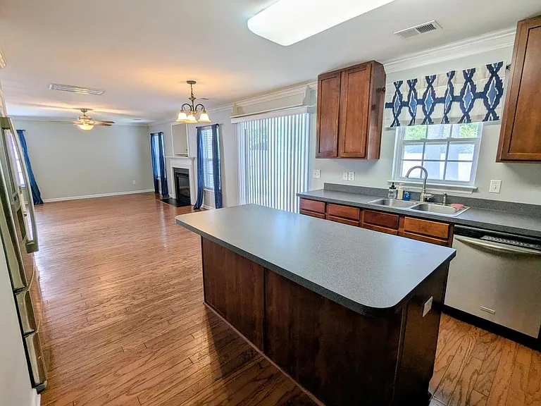127 Towering Pine Dr — Photo 6