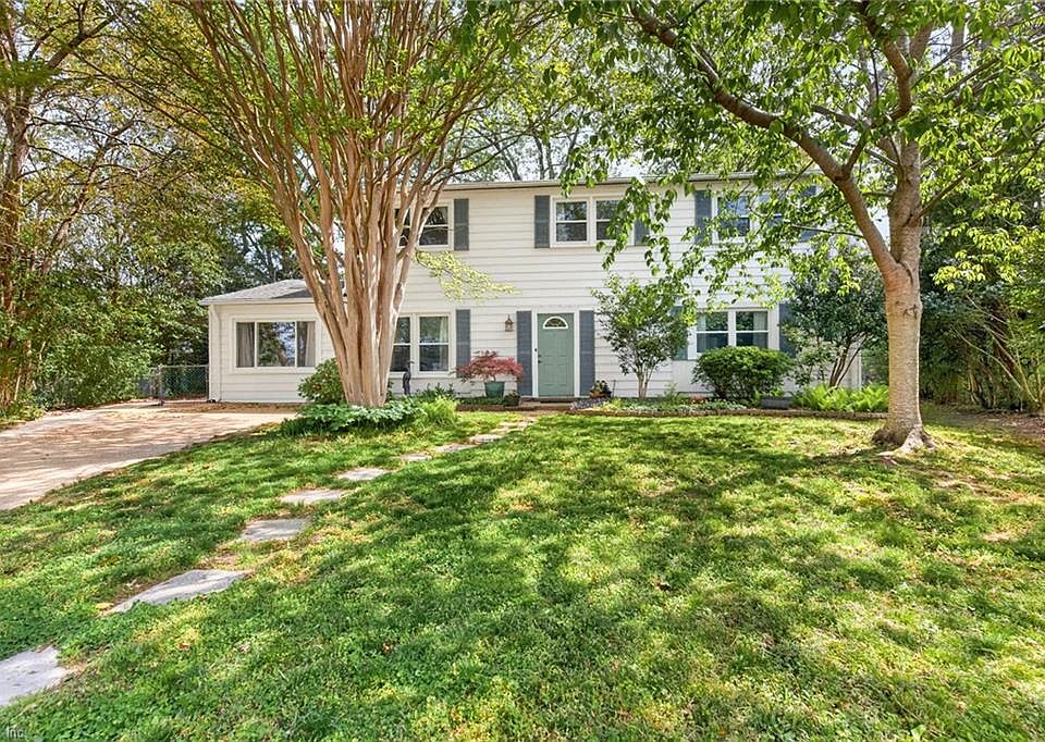 1st image of 804 Lord Leighton Ct