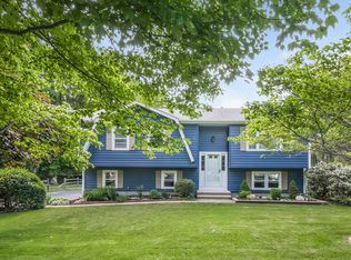 26 Cavasin Dr, East Lyme, CT 06333