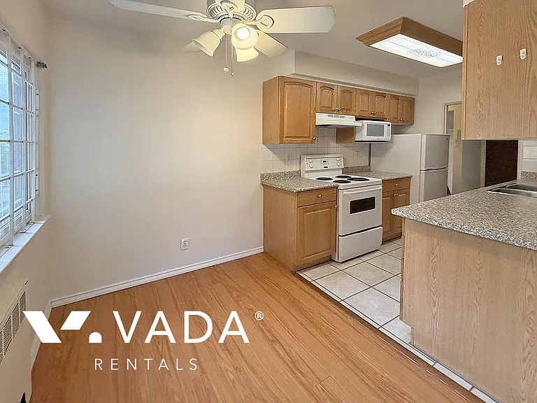 1208 Burnaby St #1 — Photo 7