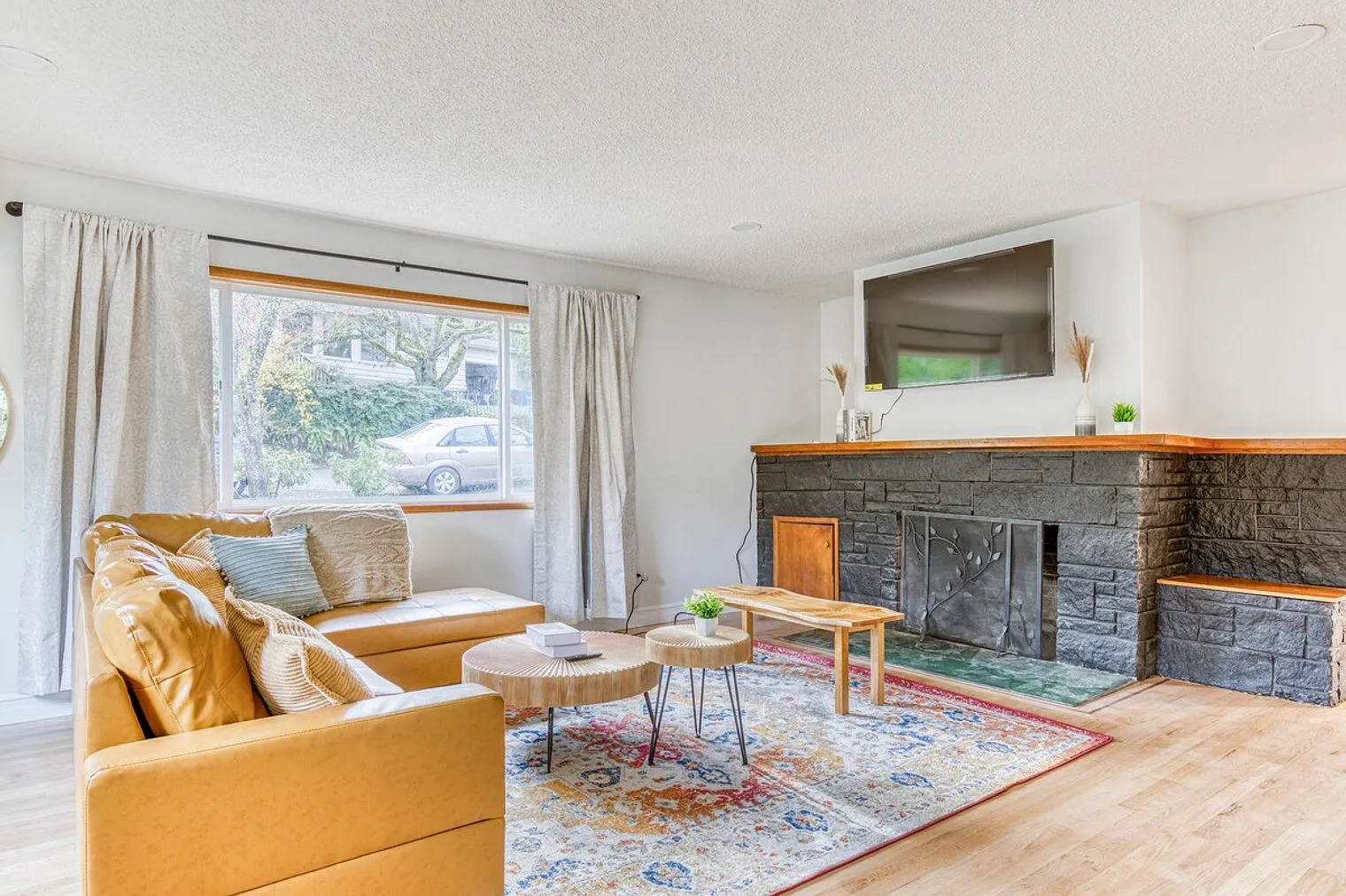 5 bed, 3.0 bath, $9,604 — Photo 1