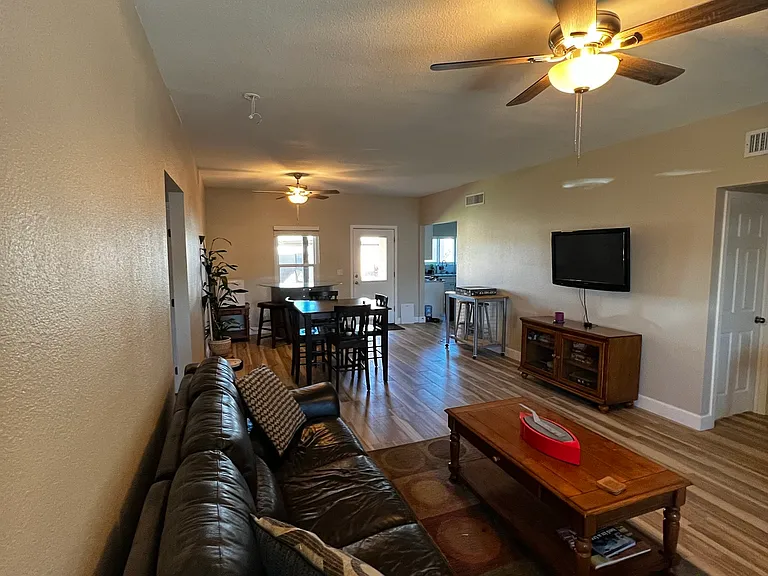 1432 E Saint Catherine Ave — Photo 18