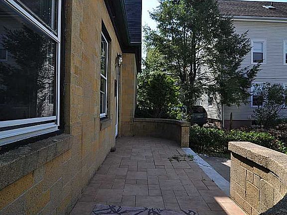 2nd image of 259 Admiral St