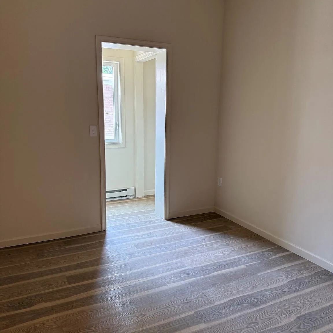 2 bed, 900 sqft, $1,100 — Photo 3