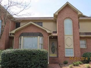 1023 1st St NE, Hickory, NC 28601