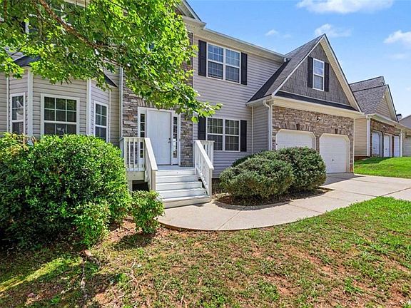 2nd image of 28 Trayton Way