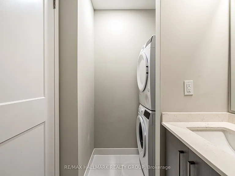15 Queen St S #1006 — Photo 20