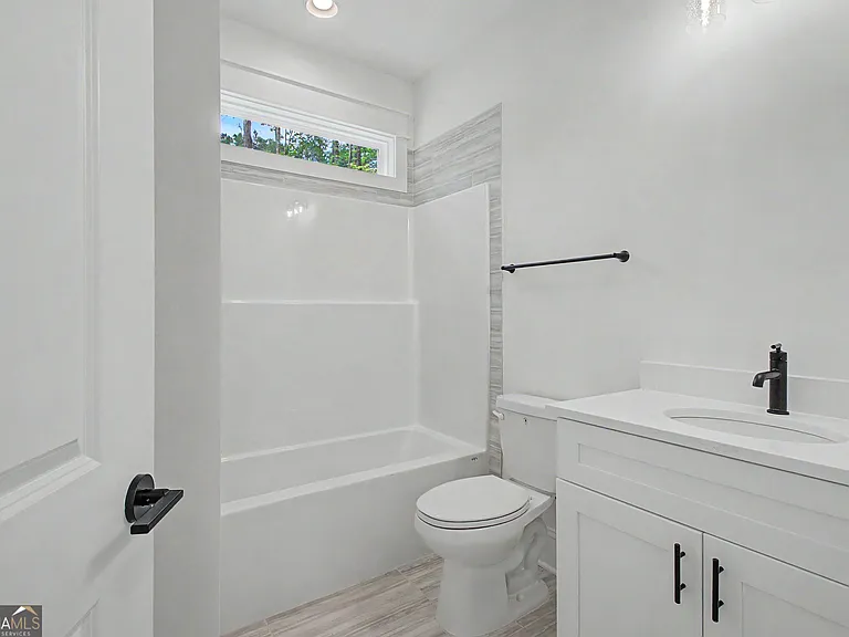 347 Crestwood Rd — Photo 18