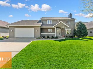 922 Aldora Ln, Waunakee, WI 53597