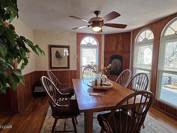 5th image of 260 Centre St