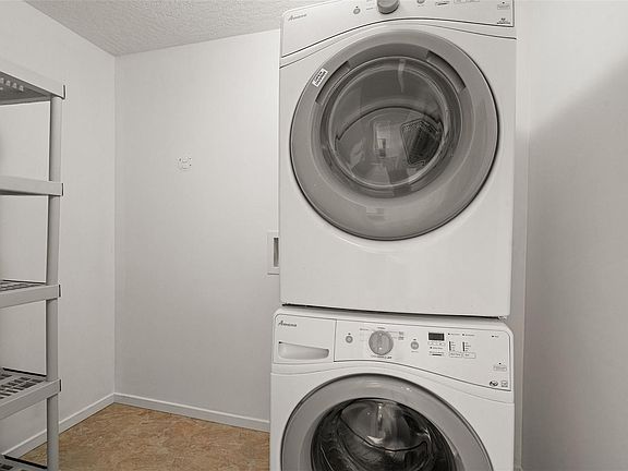 5th image of 2740 Stautw Rd #27