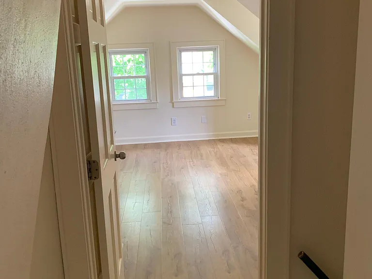 11 Mead Ave — Photo 7
