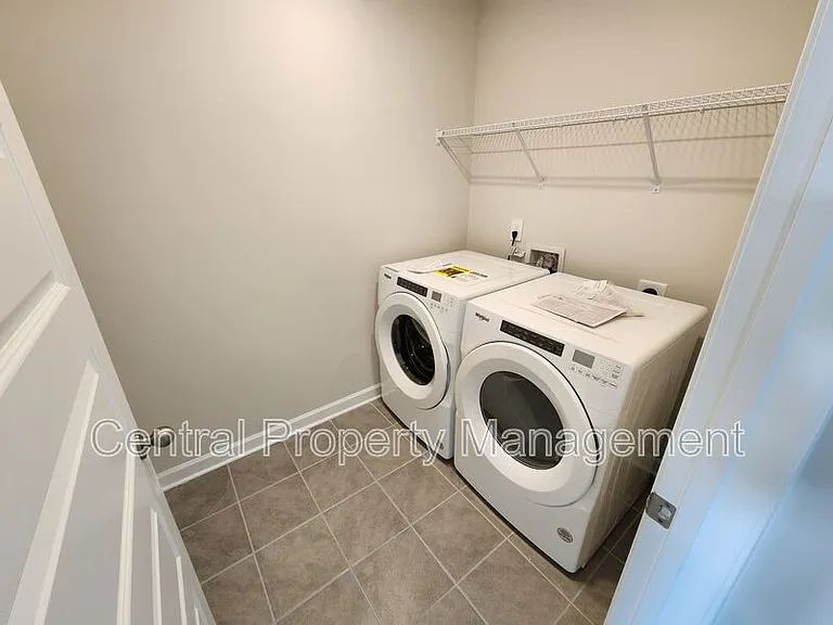 628 Orsman Trl — Photo 25