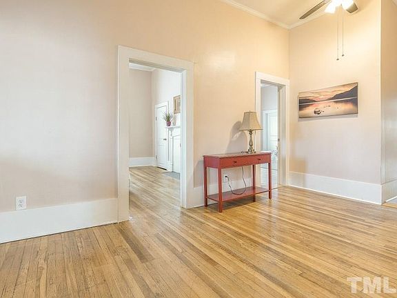 5th image of 107 W Corbin St