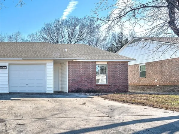 1334 N Boxley Ave, Fayetteville, AR 72704
