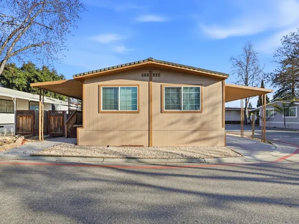 304 Los Encinos St #304, San Jose, CA 95134