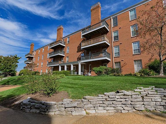 3rd image of 10358 Chimney Rock Dr APT 15