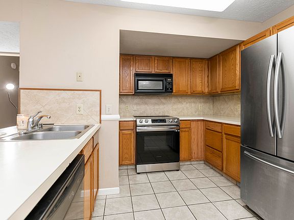 4th image of 1429 Trent Blvd APT 4