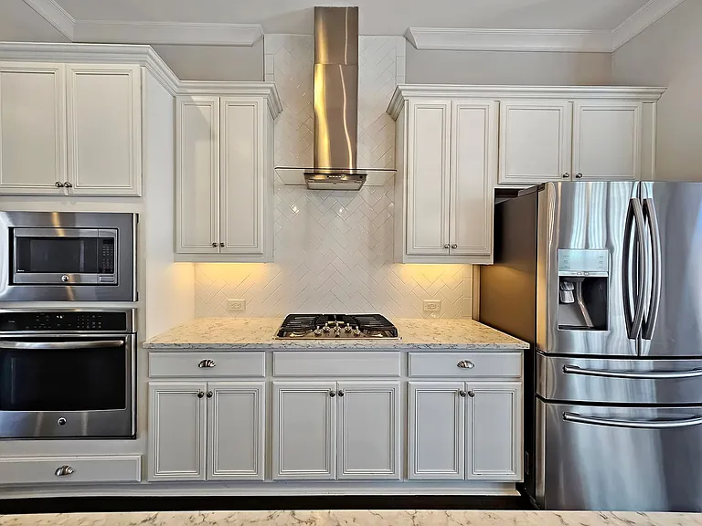 2142 Coventry Dr — Photo 14