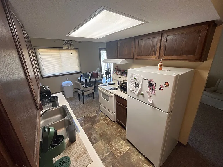 1725 Kenwood Ave — Photo 13