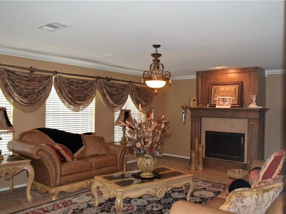 5th image of 9817 Maryville Ln