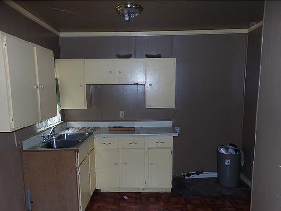 4th image of 5800 Manhattan Dr