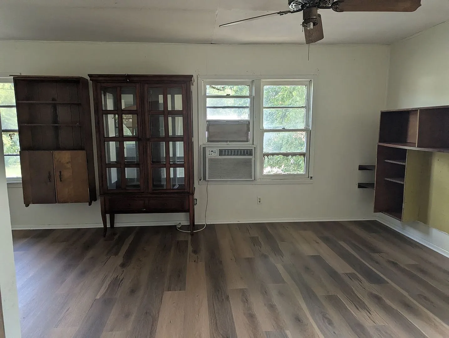2 Bed 1 Bath House — Photo 3