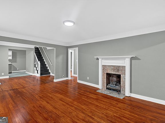 3rd image of 1093 Enota Ave NE
