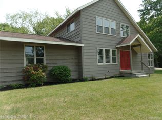 4572 Forest Ave, Waterford, MI 48328