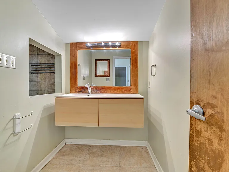 3051 N St SE — Photo 14