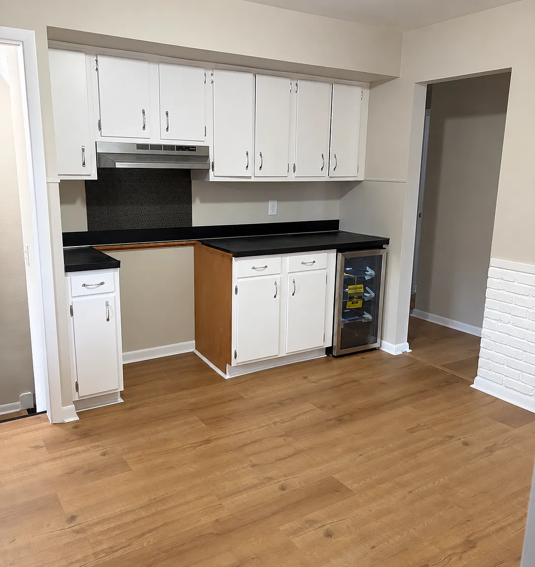 3 bed, 1176 sqft, $1,800 — Photo 2