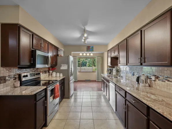 3550 Valley Ridge Rd, Middleton, WI 53562