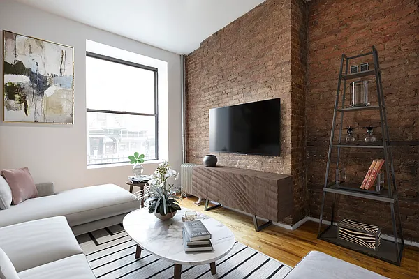 Rented by R New York | media 7