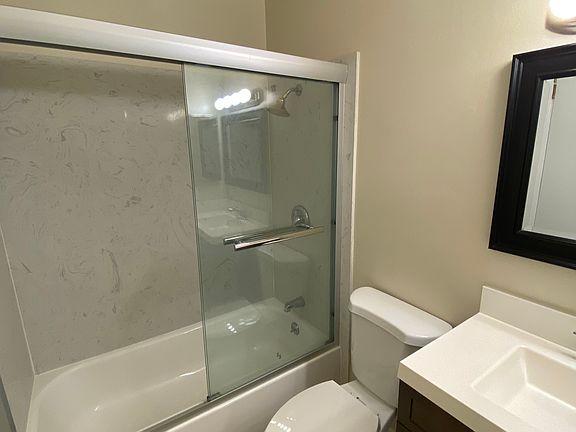 4th image of 5584 Spinnaker Dr